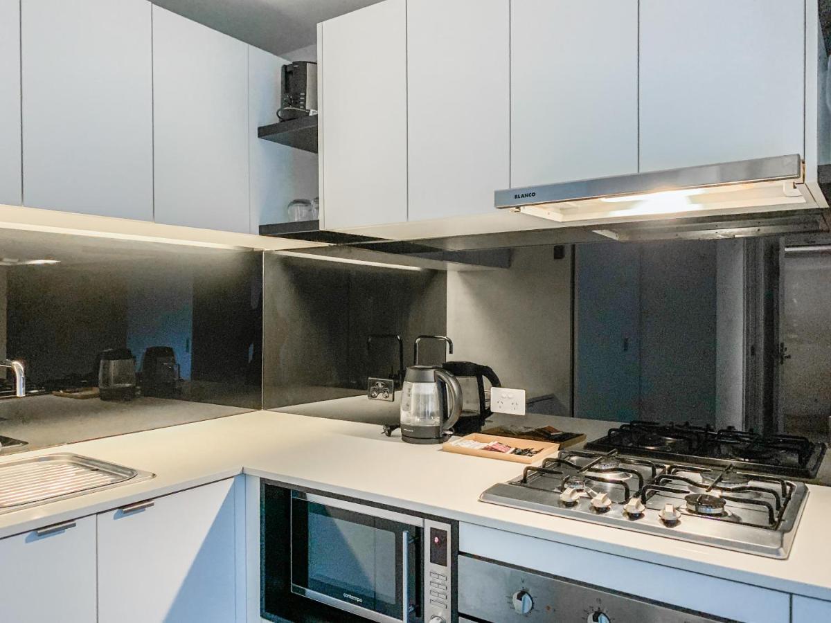 Aura2107, 2 Bedroom Apartment With Balcony, Stunning Yarra River And City Views Melbourne Exterior foto