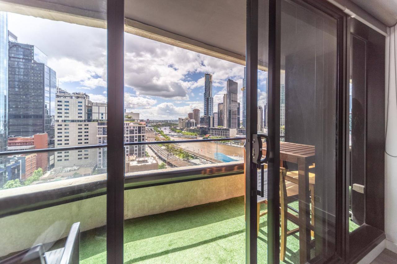 Aura2107, 2 Bedroom Apartment With Balcony, Stunning Yarra River And City Views Melbourne Exterior foto