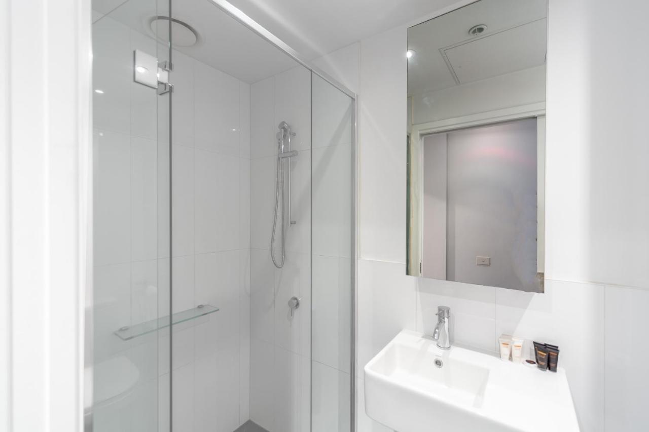 Aura2107, 2 Bedroom Apartment With Balcony, Stunning Yarra River And City Views Melbourne Exterior foto