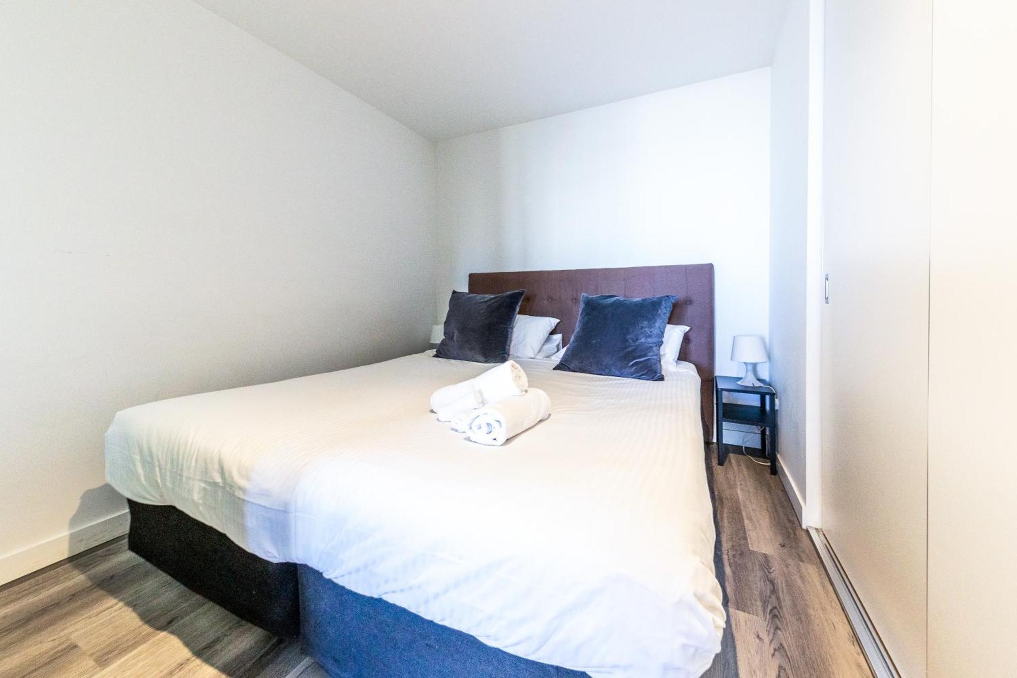 Aura2107, 2 Bedroom Apartment With Balcony, Stunning Yarra River And City Views Melbourne Exterior foto