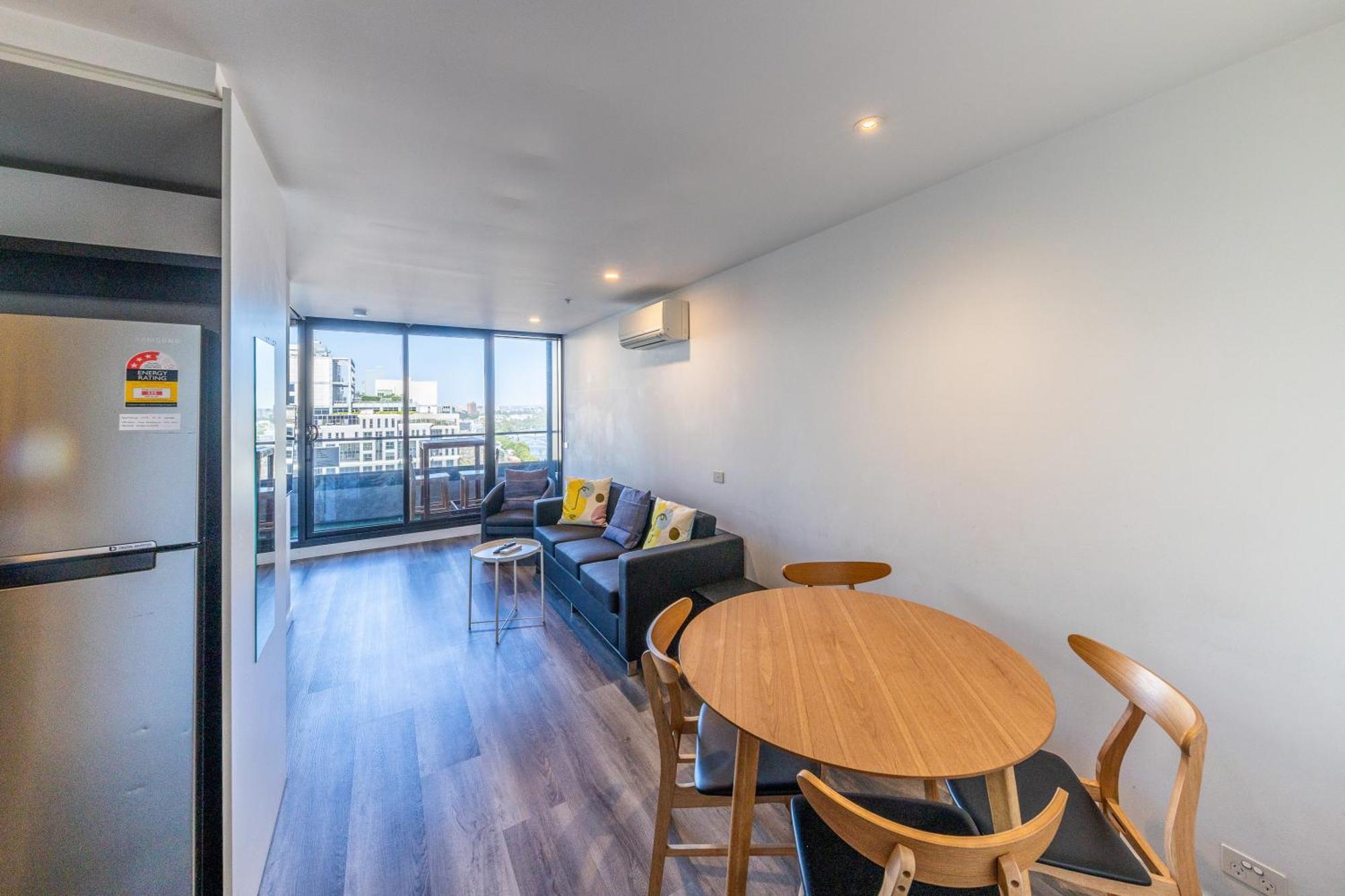 Aura2107, 2 Bedroom Apartment With Balcony, Stunning Yarra River And City Views Melbourne Exterior foto
