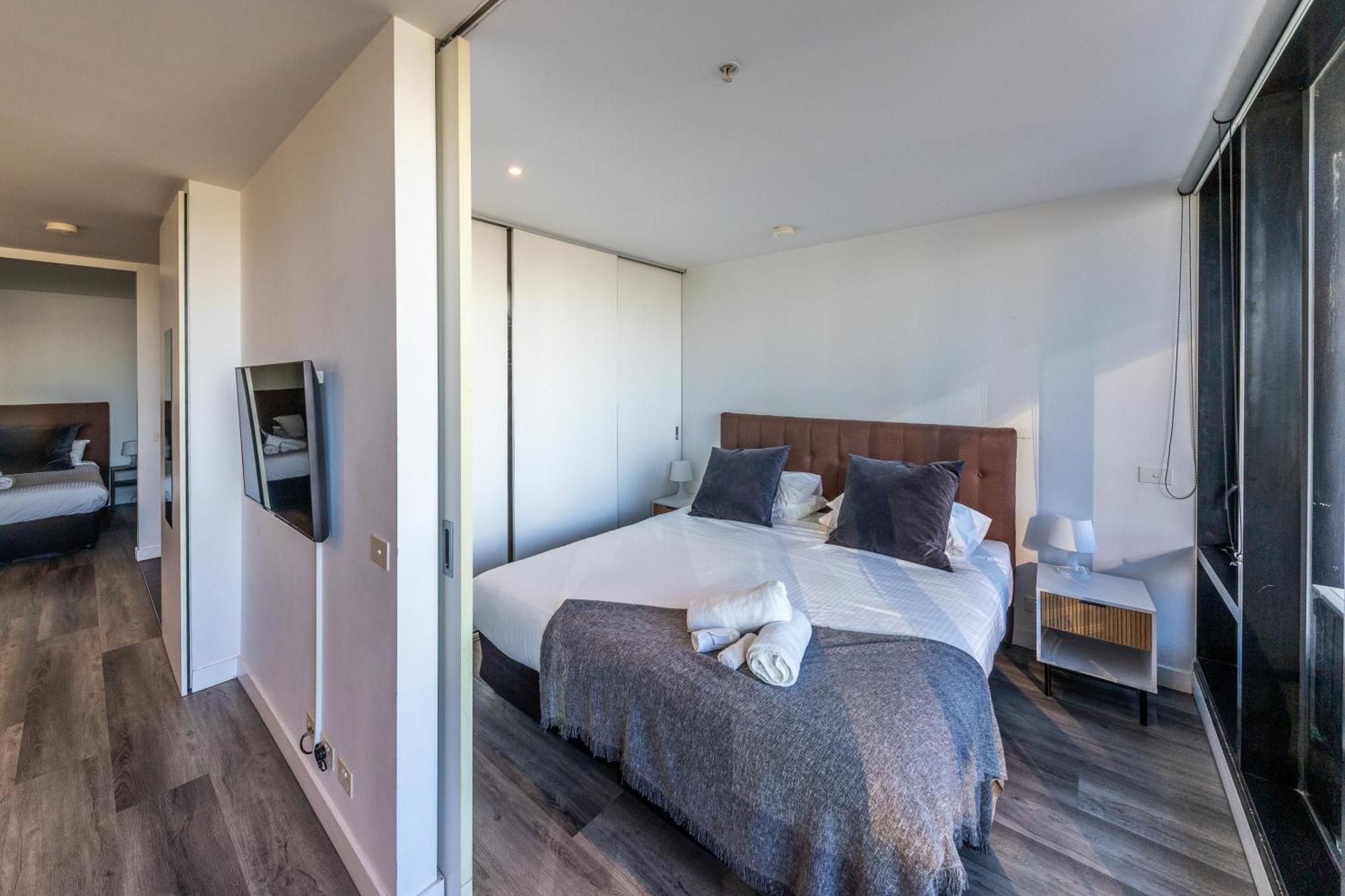 Aura2107, 2 Bedroom Apartment With Balcony, Stunning Yarra River And City Views Melbourne Exterior foto